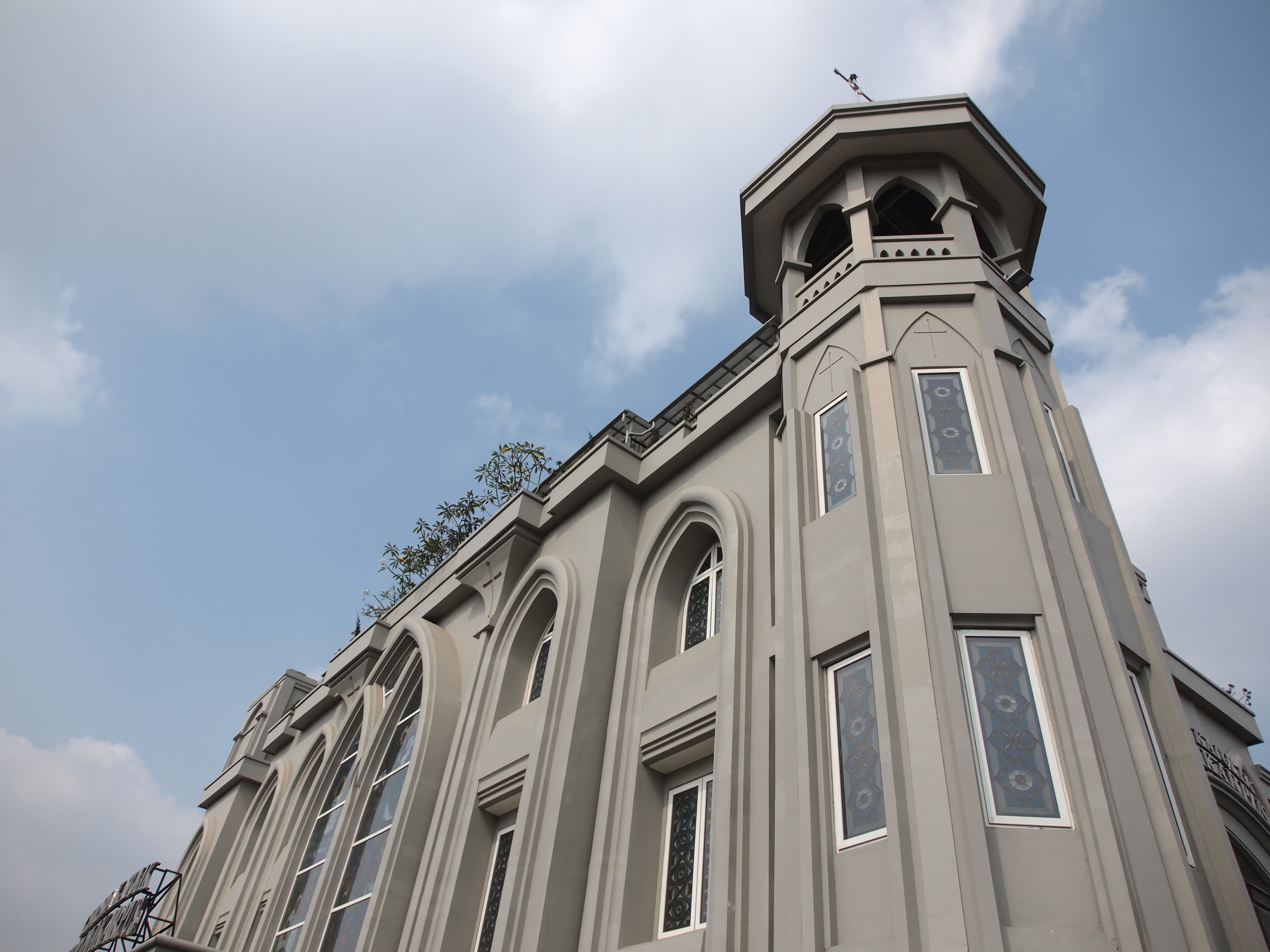 Gereja Katolik St. Polikarpus